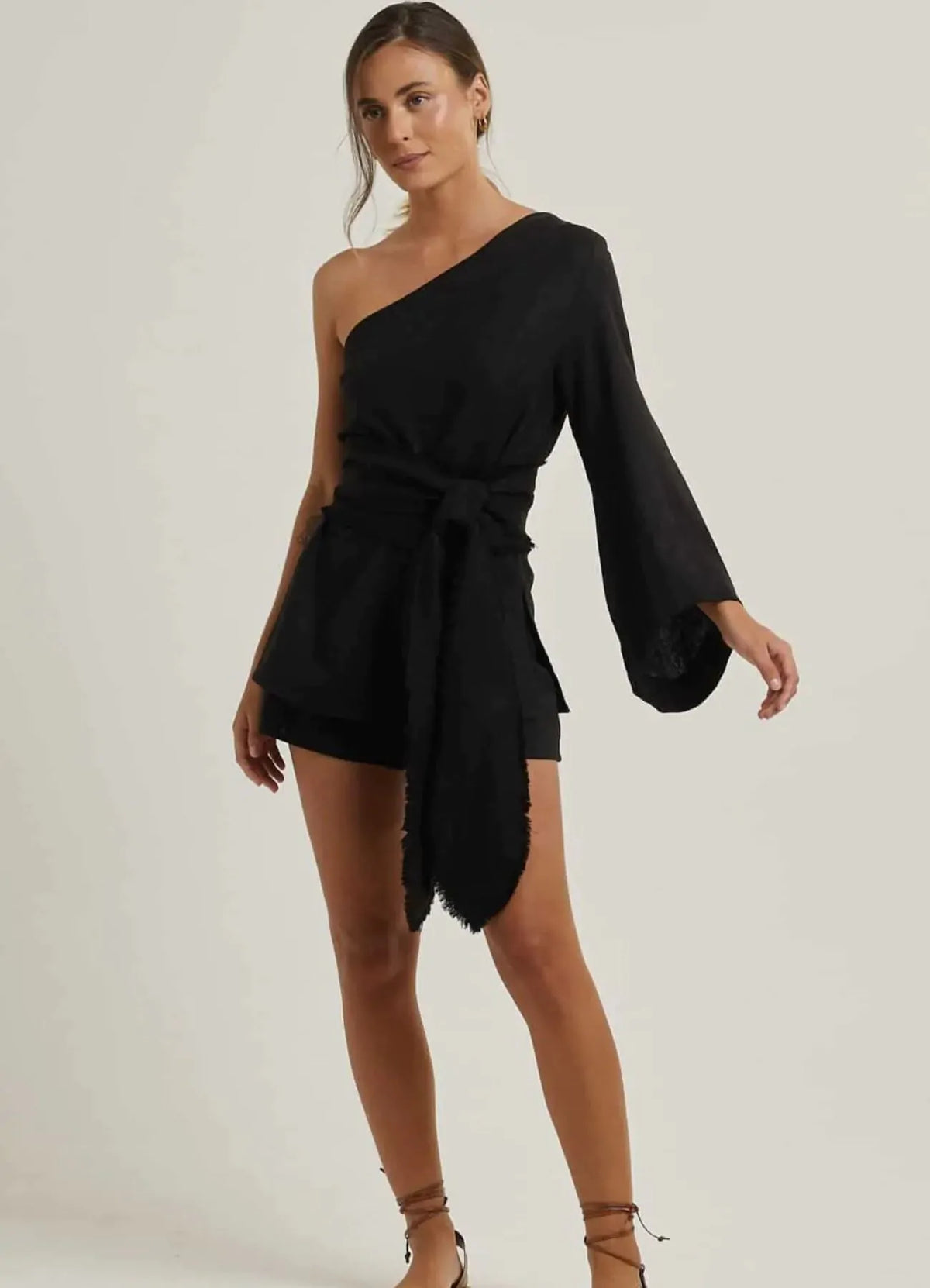 Bata de linho preto Milena